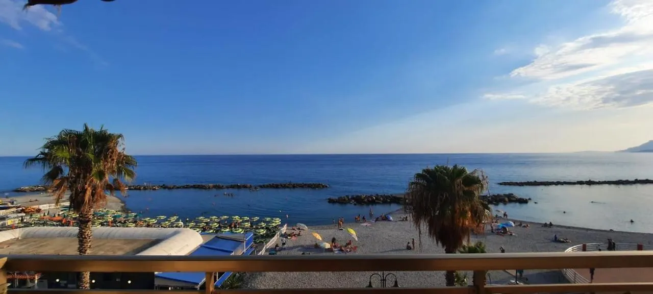 Casa Anna Appartamento Fronte Mare Ventimiglia 0*,